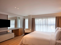 Nur | Riviera | Athens